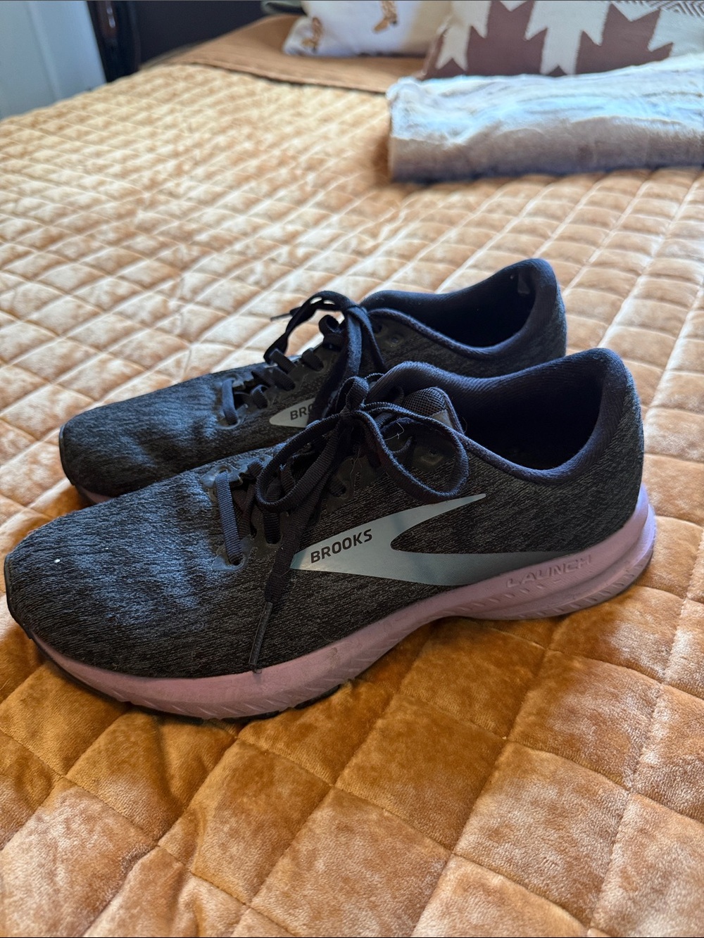 Brooks Launch 7 Women's Black and Light Purple Running Shoes